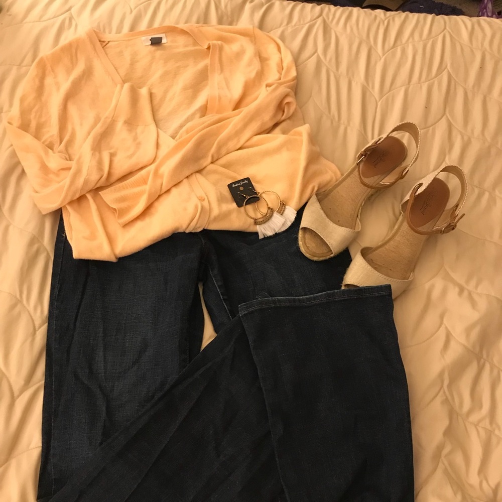 Curvy boot cut dark blue jean